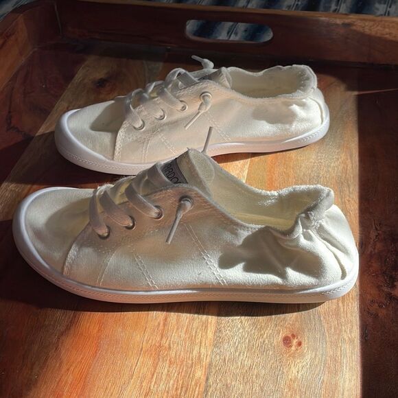 Jenn Ardor white, comfortable Slip on sneakers size 5. - Picture 4 of 7